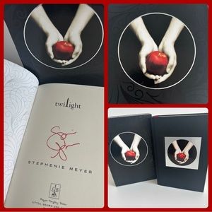 Twilight Collectors Edition Book